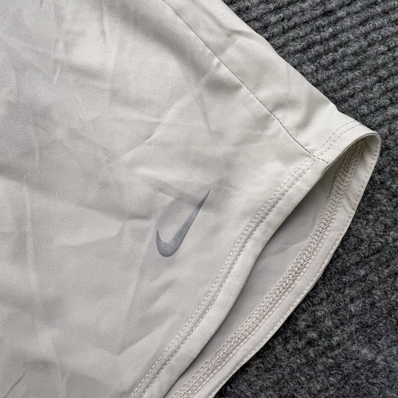 Nike One Women's Dri Fit Lined Training Shorts Size 2XL XXL Gray DX6010-012 NWT‎ - Picture 2 of 7